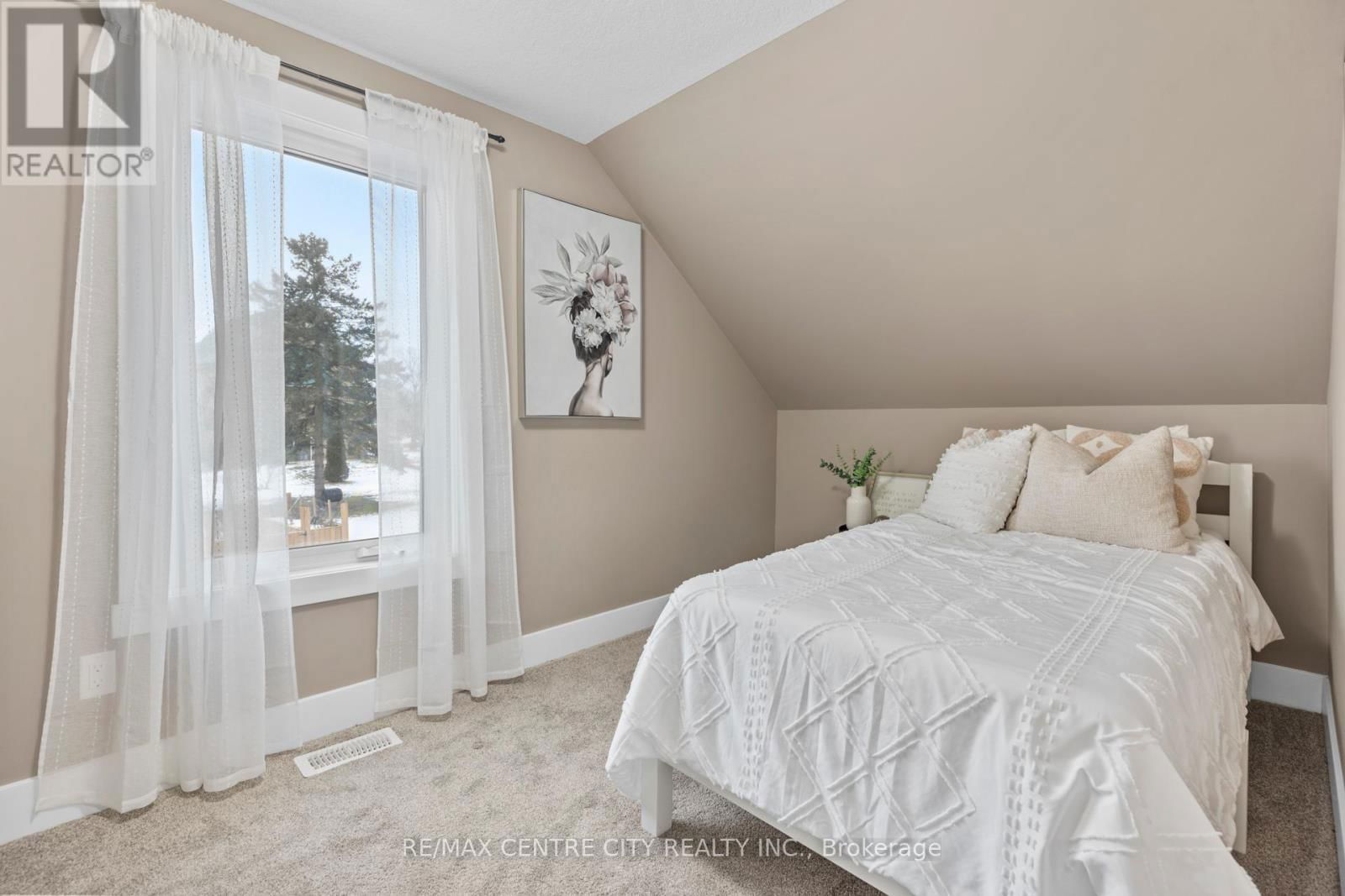 7957 ARGYLE STREET Image 18