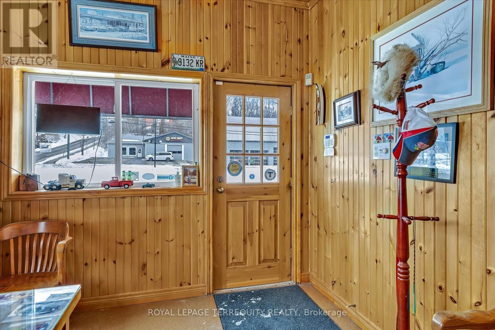 119 BRIDGE STREET WEST Image 11