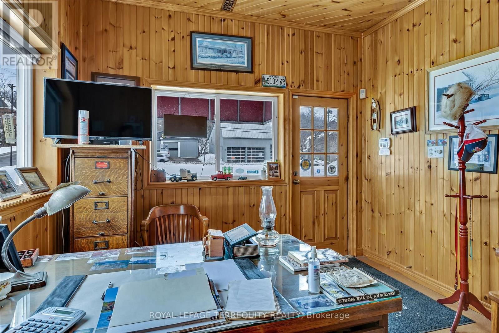 119 BRIDGE STREET WEST Image 13