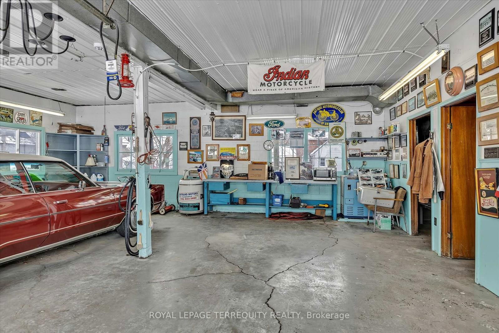 119 BRIDGE STREET WEST Image 17