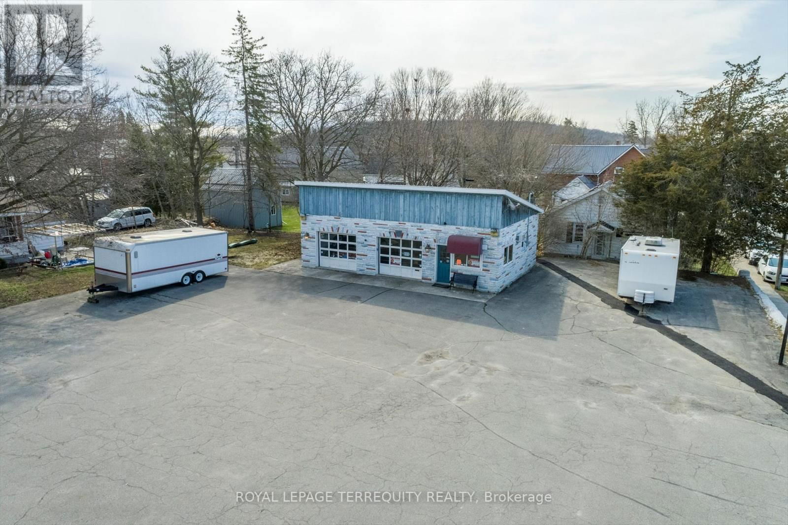 119 BRIDGE STREET WEST Image 22