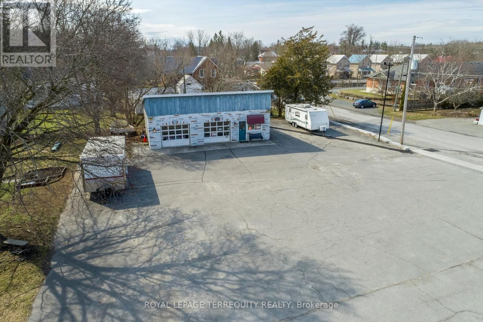 119 BRIDGE STREET WEST Image 23