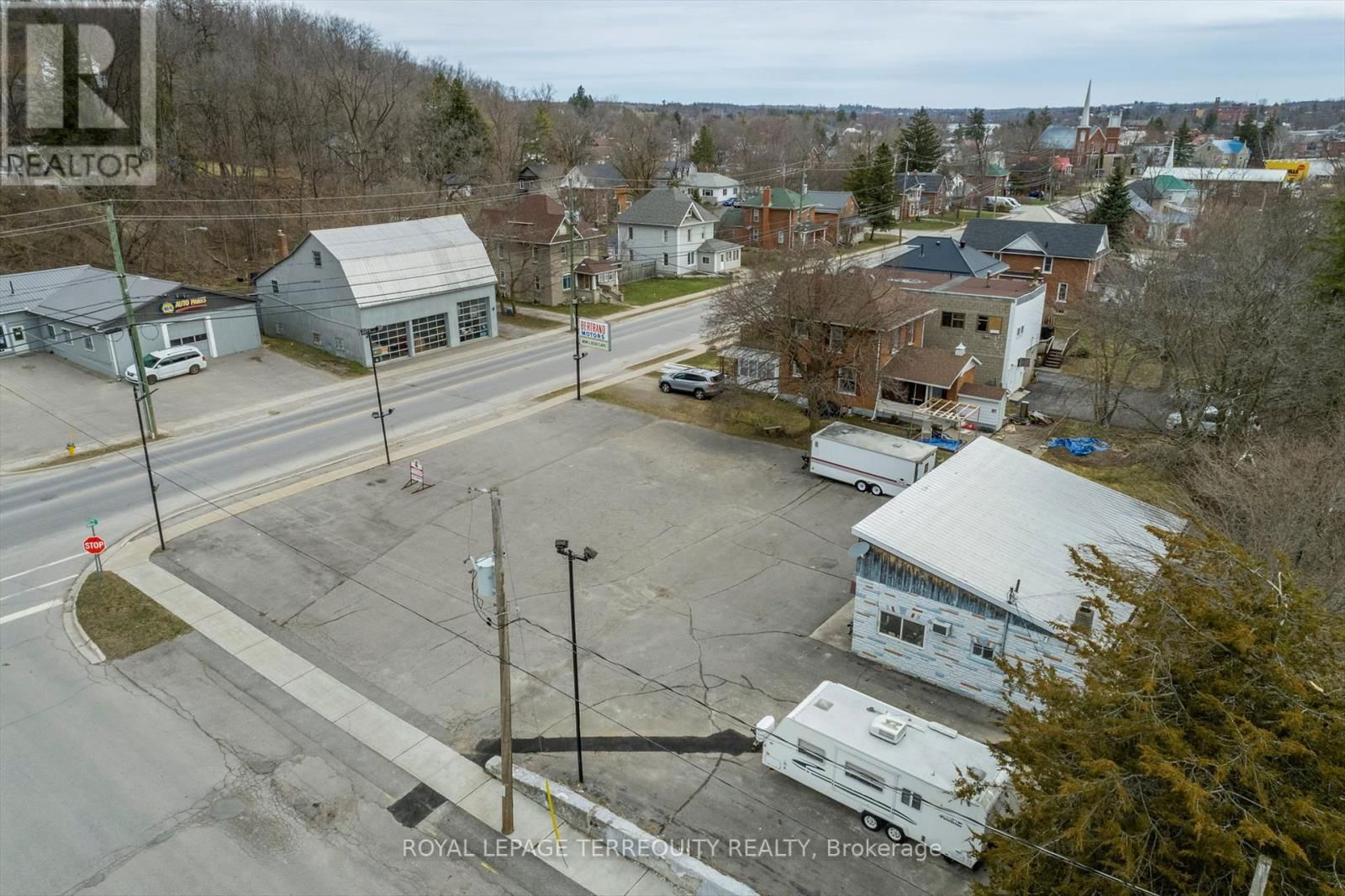 119 BRIDGE STREET WEST Image 25