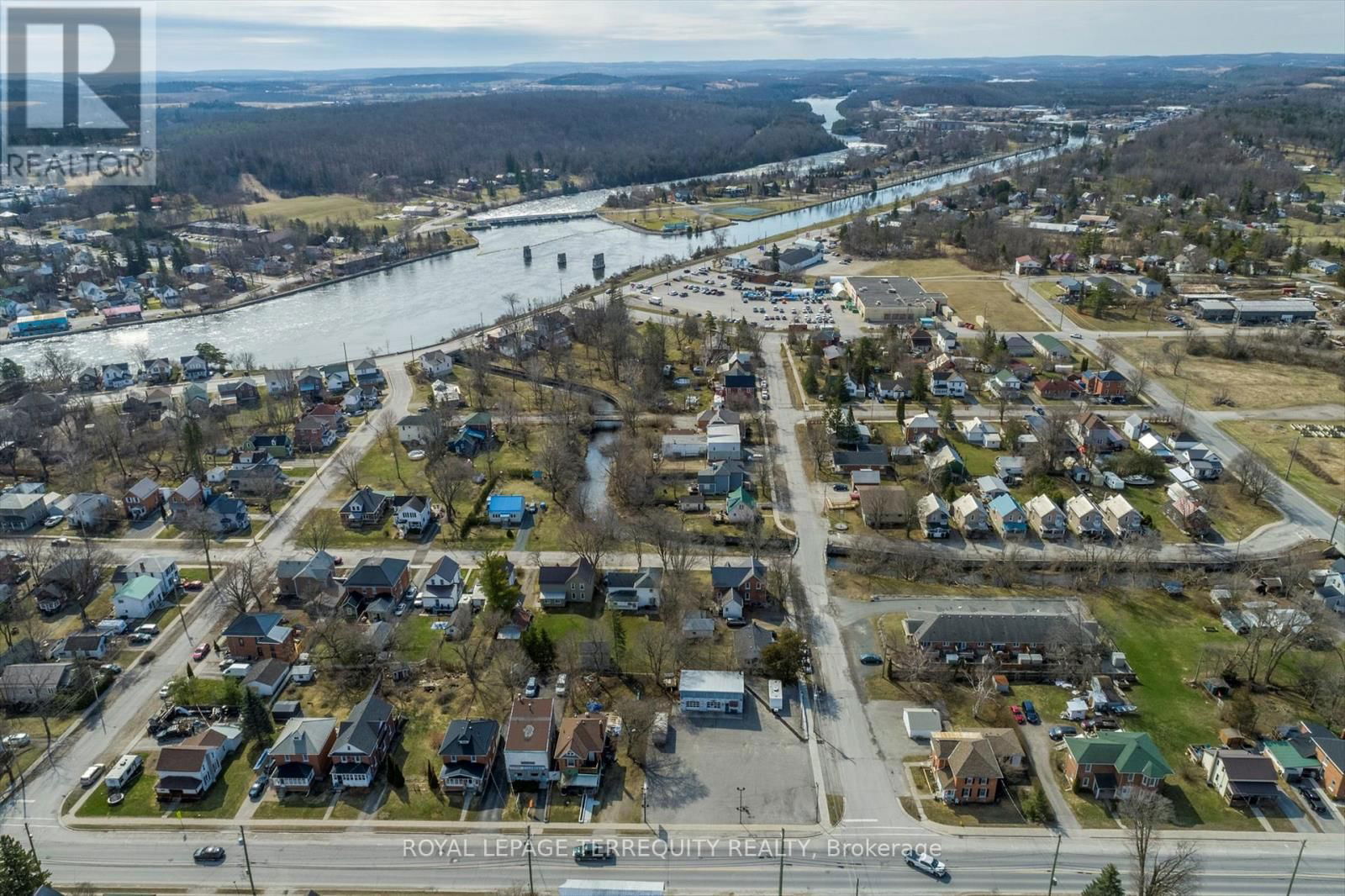119 BRIDGE STREET WEST Image 28