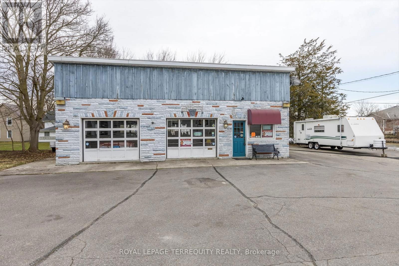 119 BRIDGE STREET WEST Image 4