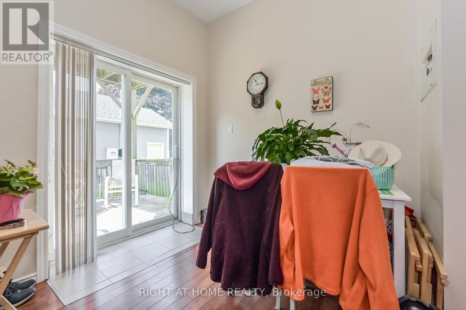 210 YORK STREET Image 13