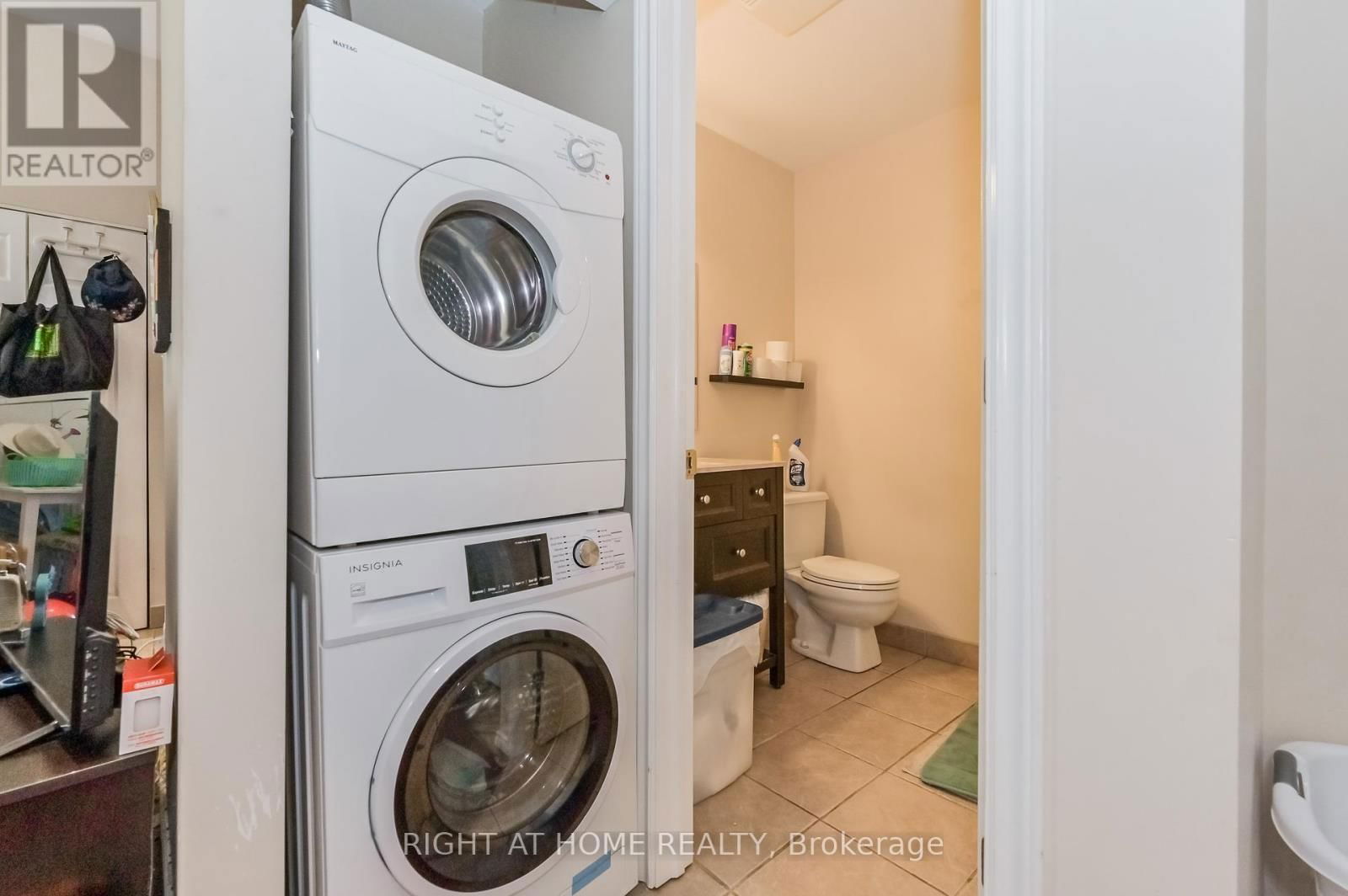 210 YORK STREET Image 15