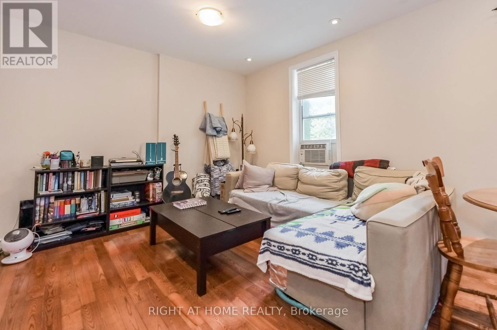210 YORK STREET Image 30