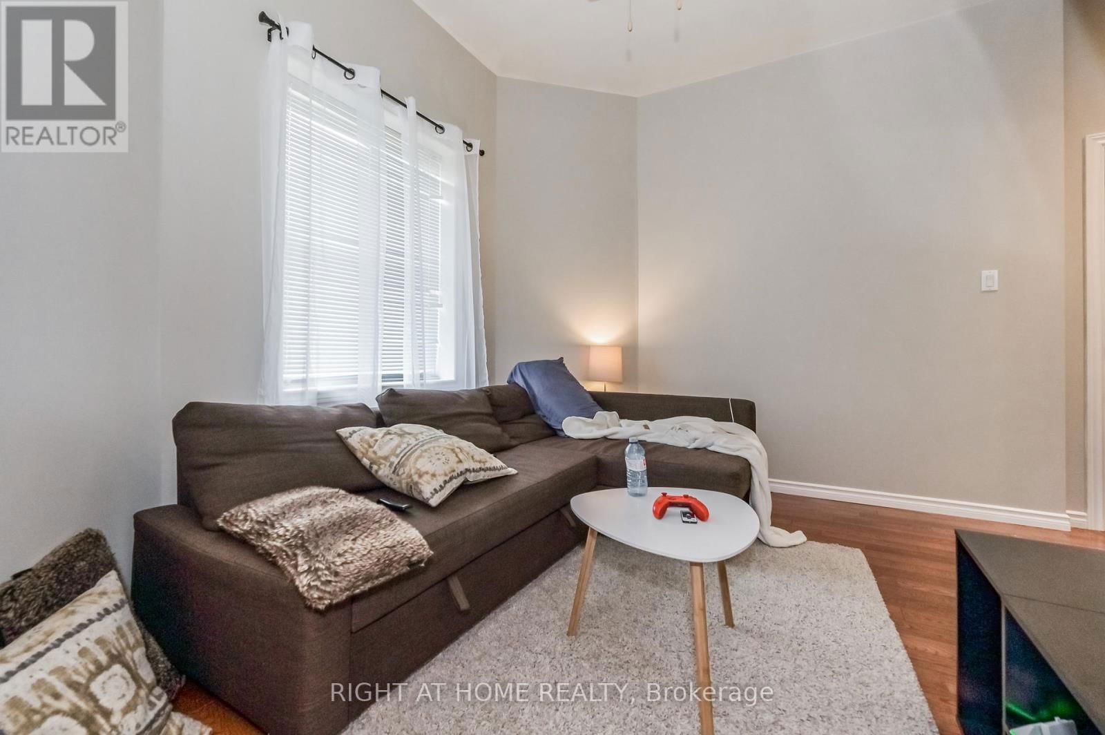 210 YORK STREET Image 6