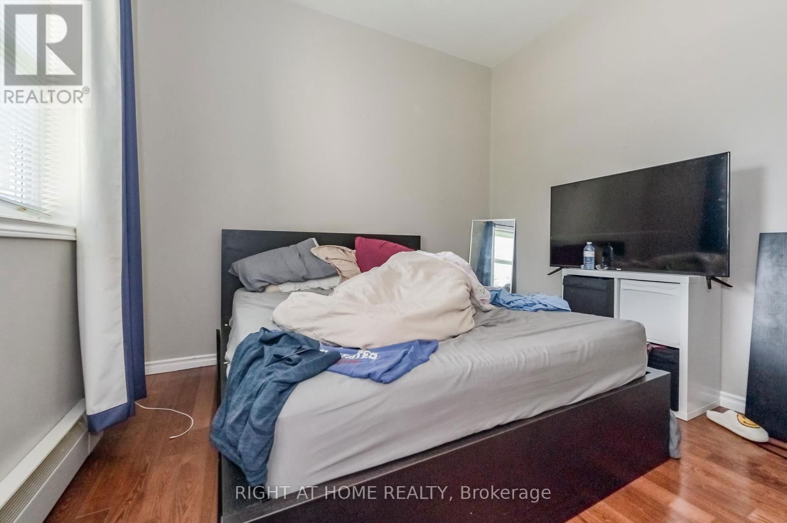 210 YORK STREET Image 9