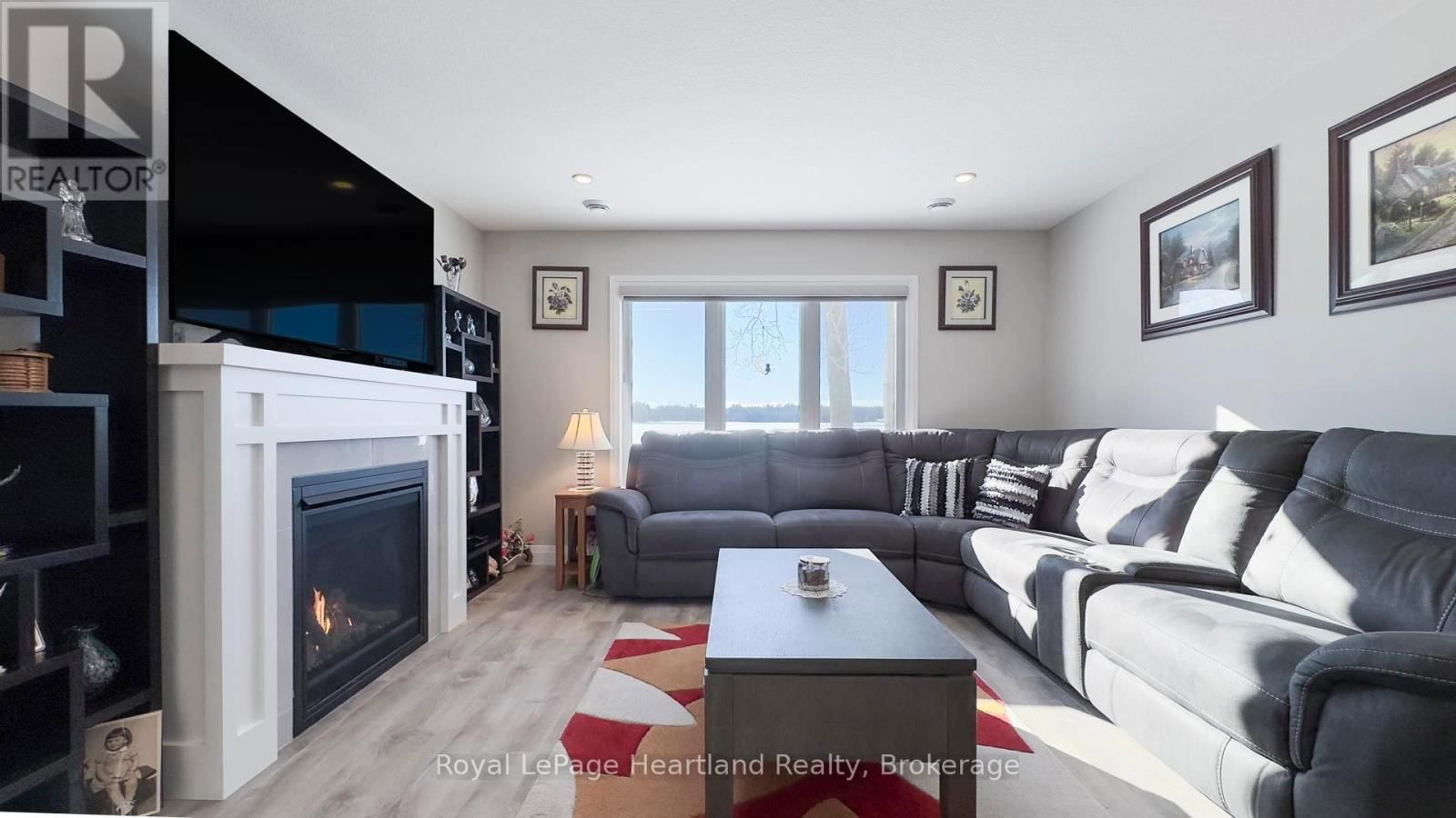 273 LAKE BREEZE DRIVE Image 17