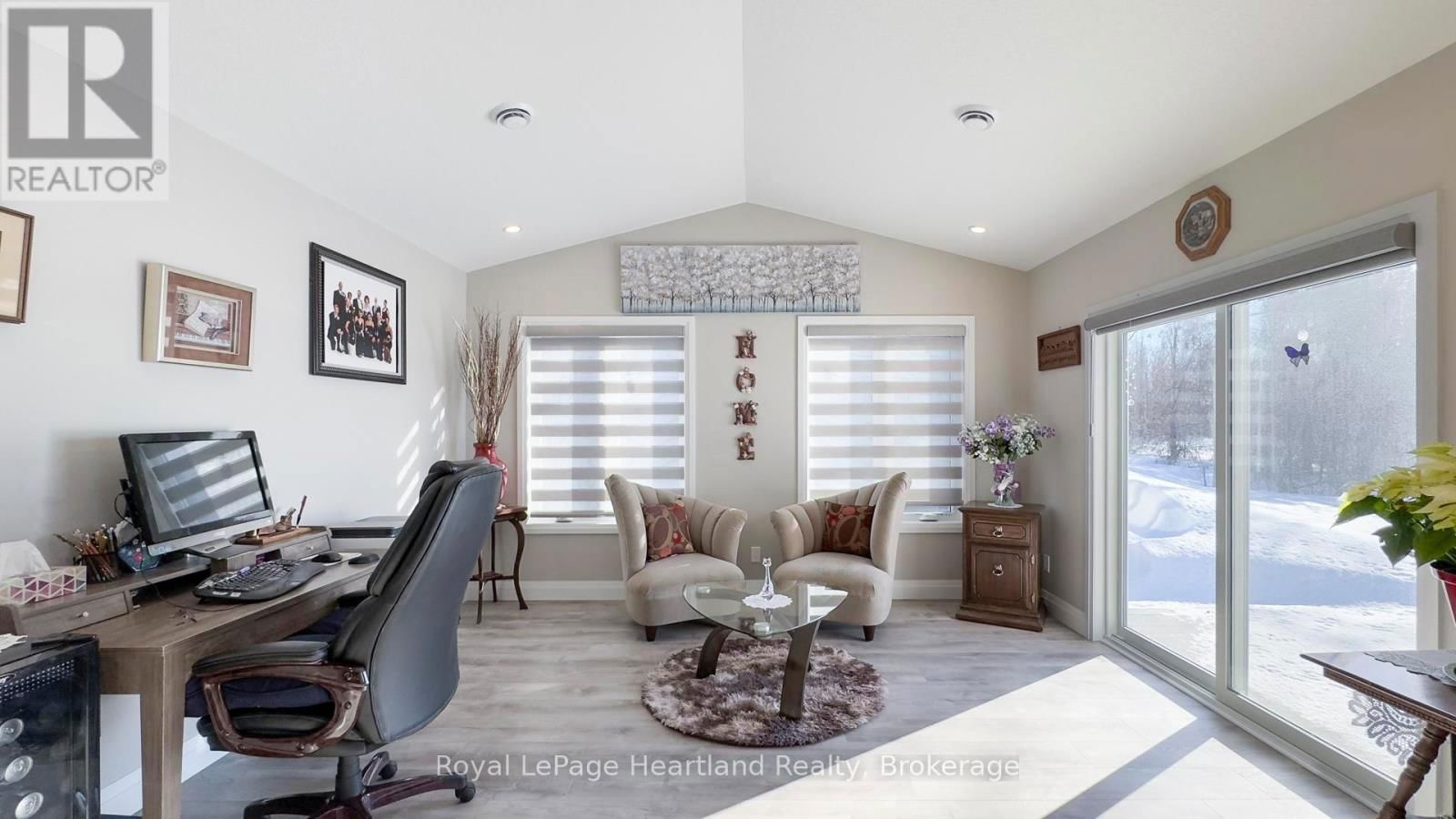 273 LAKE BREEZE DRIVE Image 19