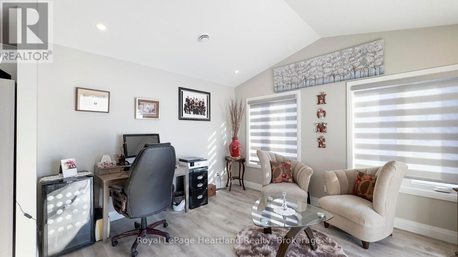 273 LAKE BREEZE DRIVE Image 20