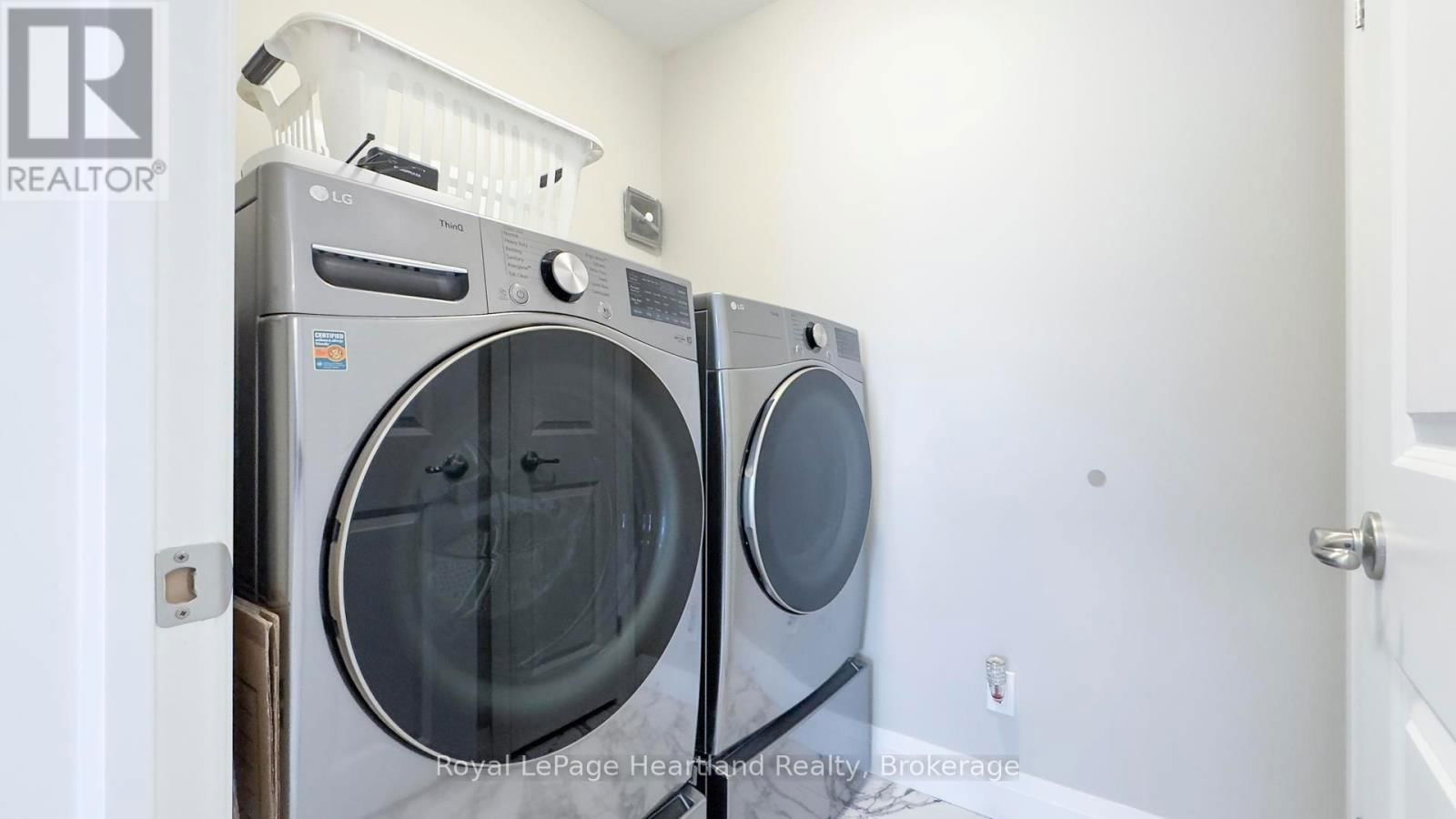 273 LAKE BREEZE DRIVE Image 22