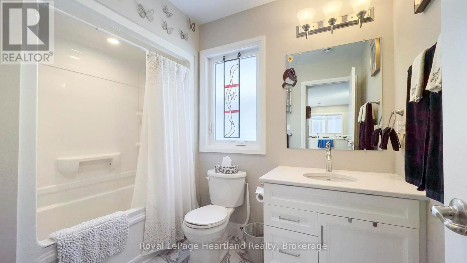 273 LAKE BREEZE DRIVE Image 23