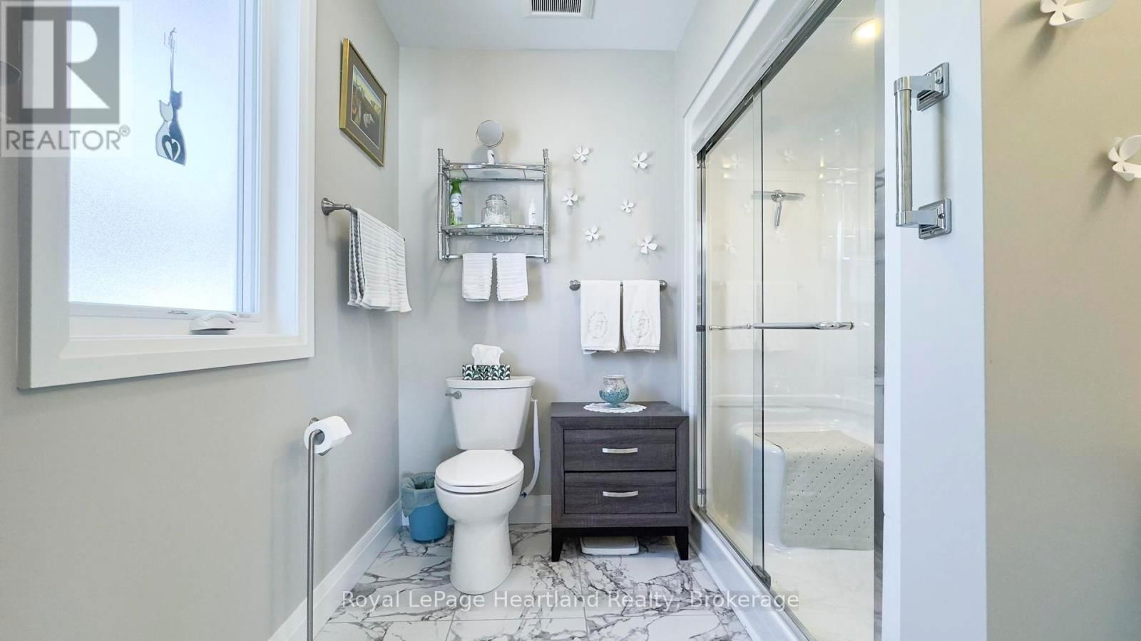 273 LAKE BREEZE DRIVE Image 29