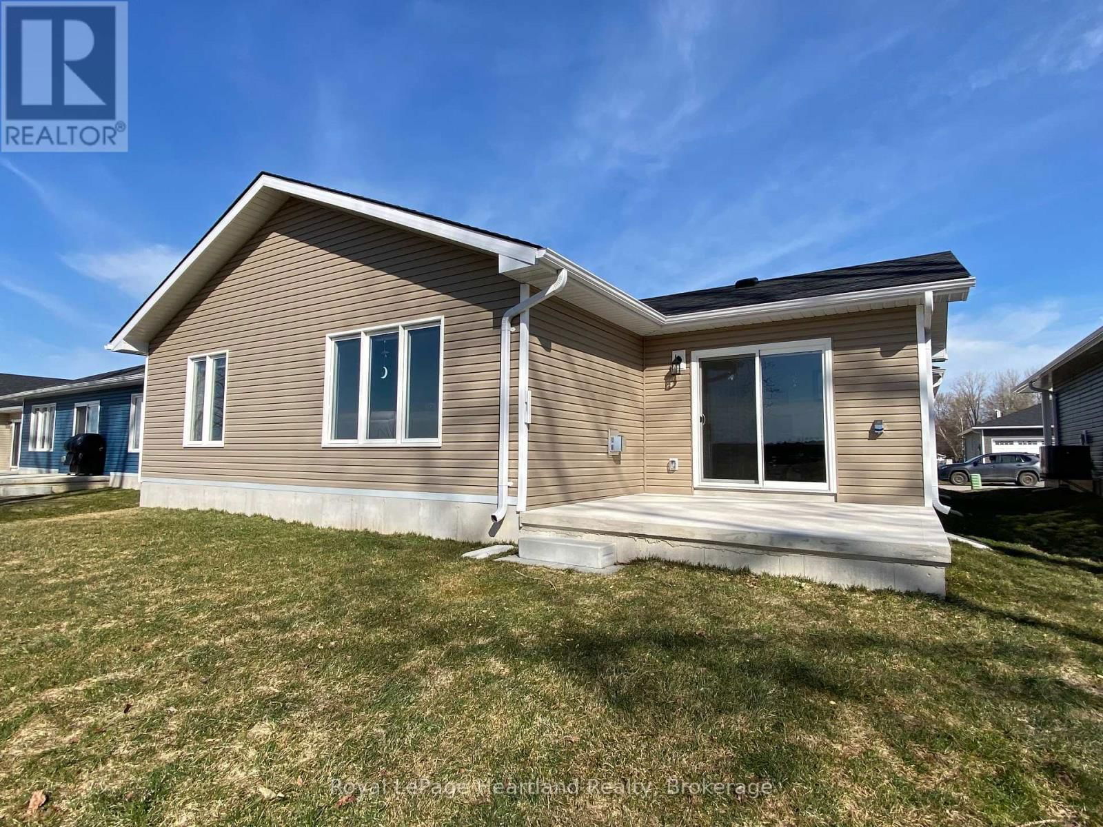 273 LAKE BREEZE DRIVE Image 31