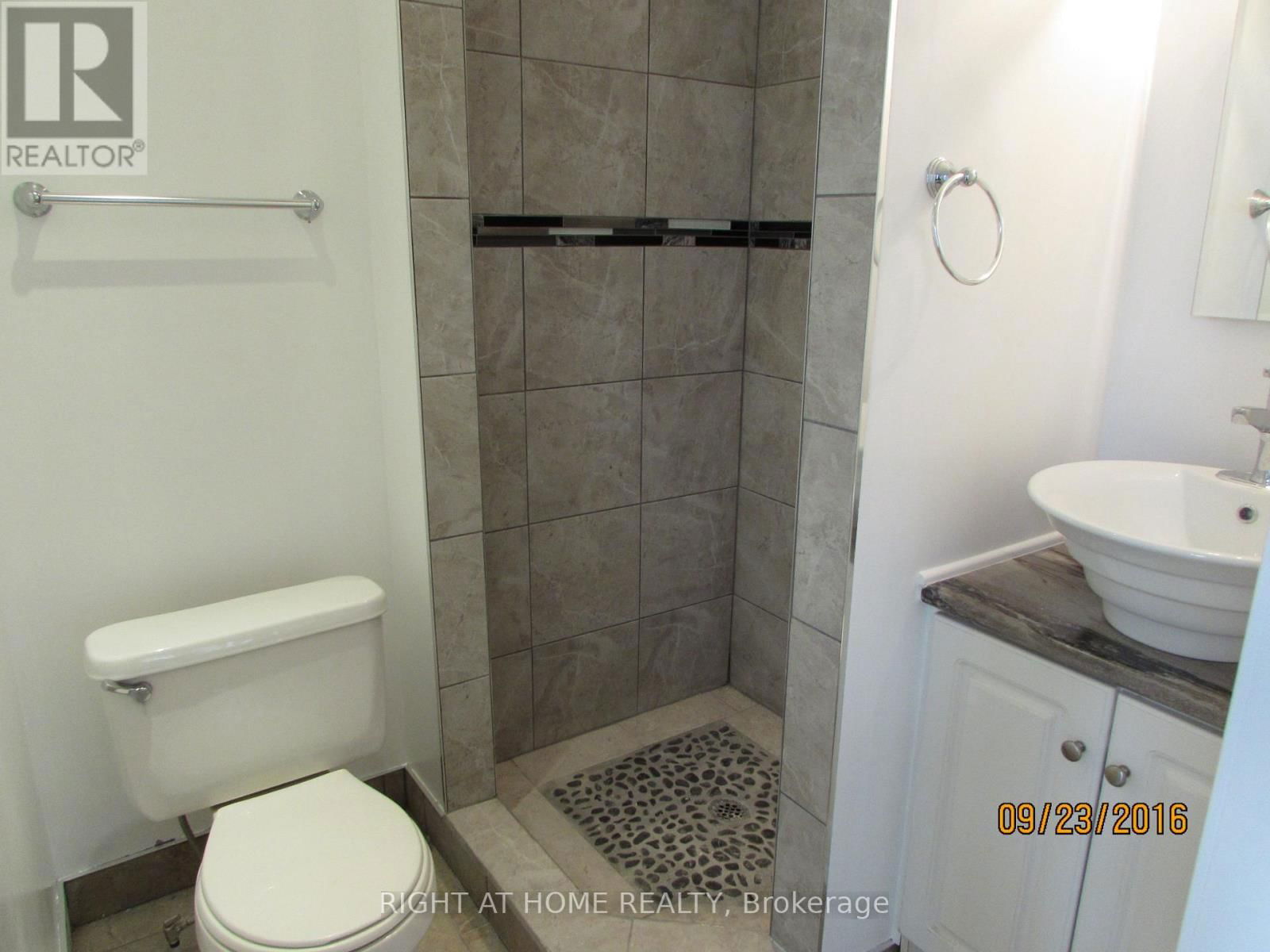 2A - 220 LYON STREET NORTH Image 8