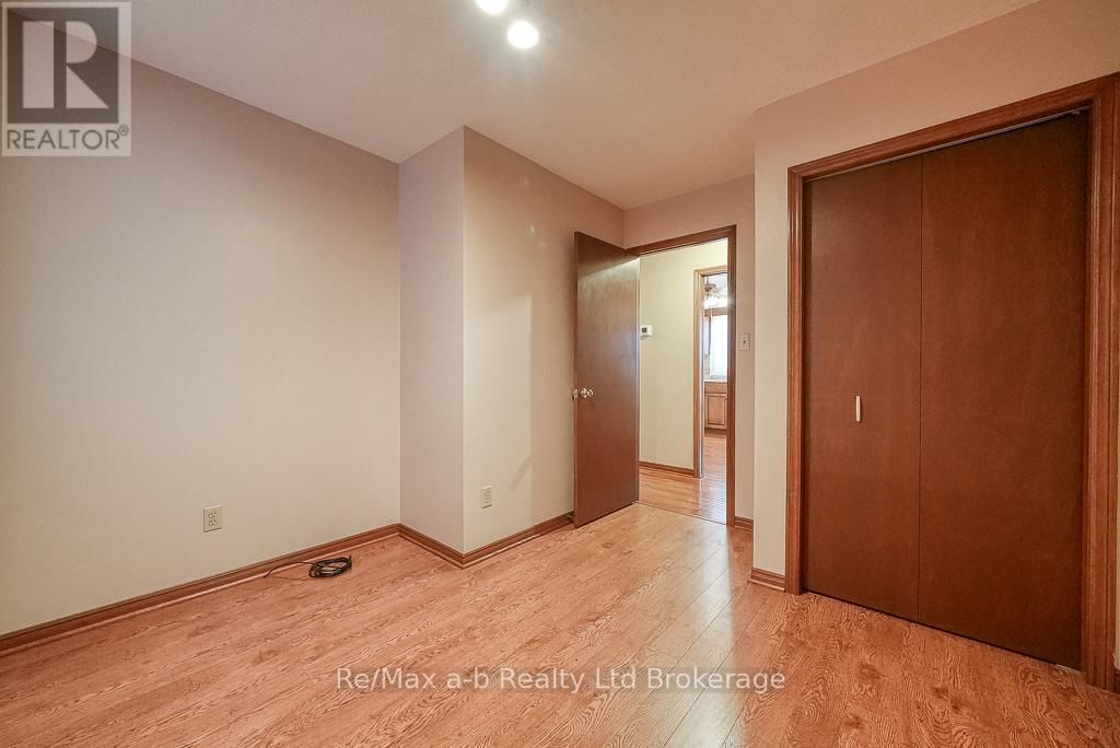 273 WHITING STREET Image 17