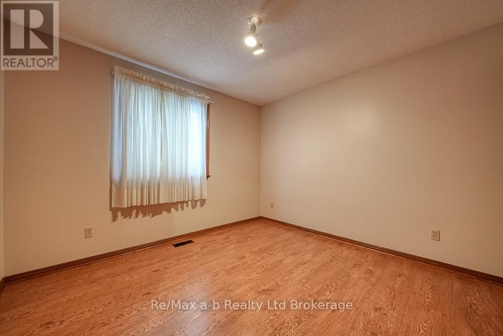 273 WHITING STREET Image 20