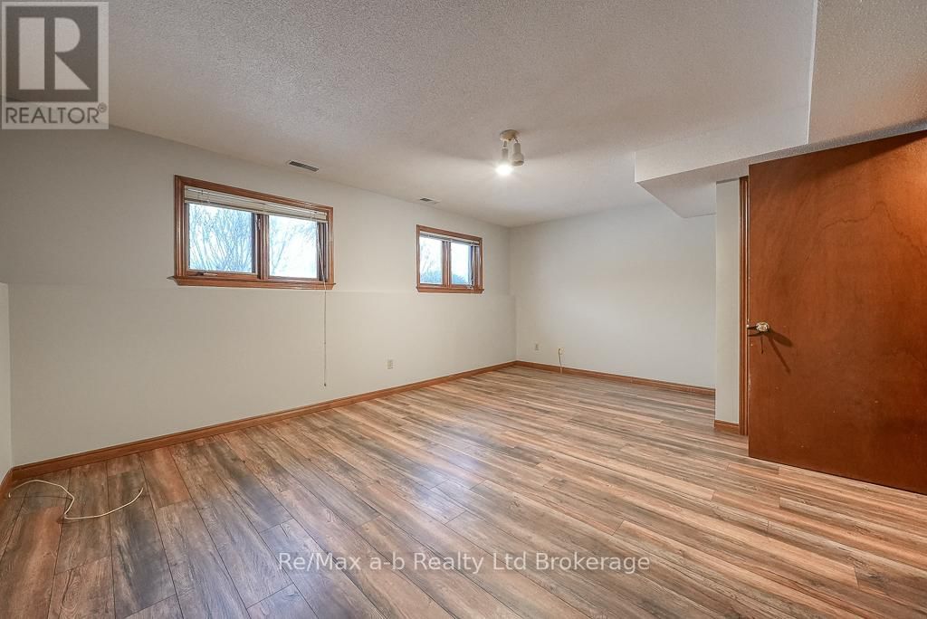 273 WHITING STREET Image 24