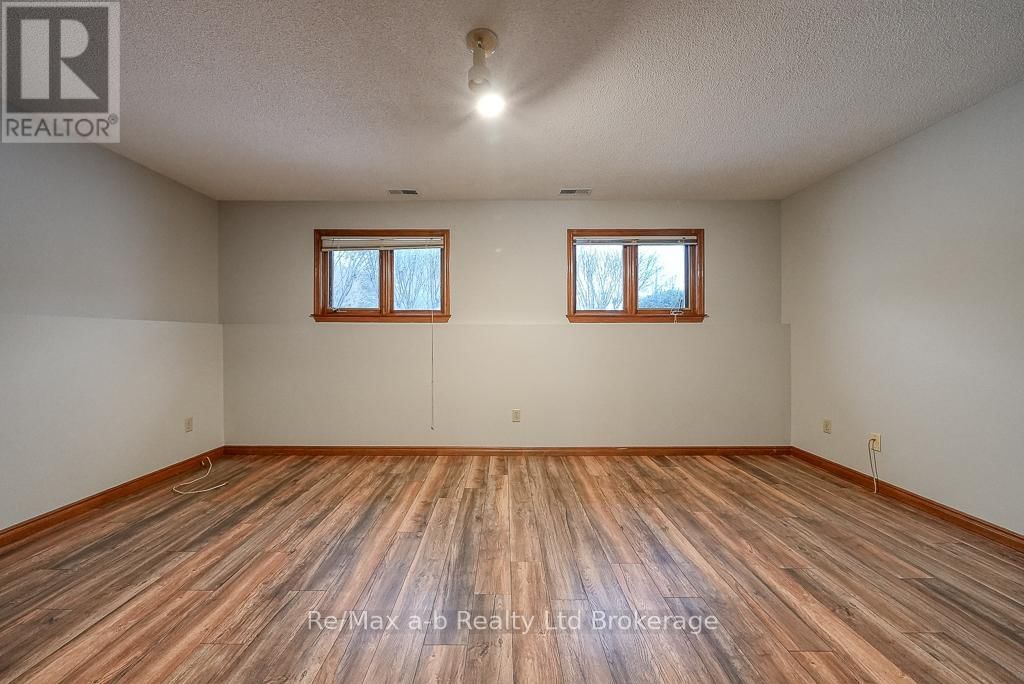 273 WHITING STREET Image 25