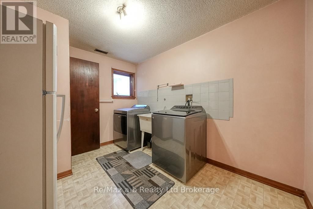 273 WHITING STREET Image 27