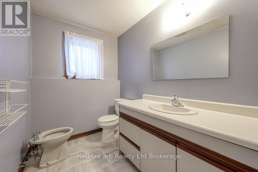273 WHITING STREET Image 30