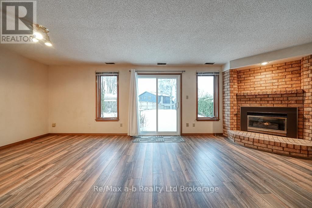 273 WHITING STREET Image 32