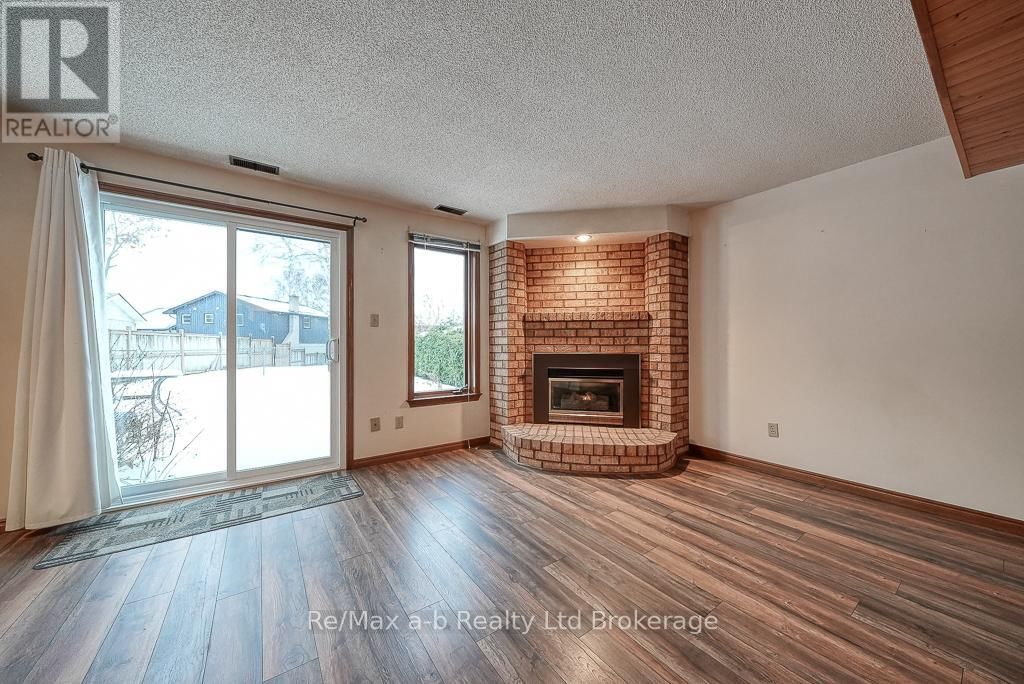 273 WHITING STREET Image 34