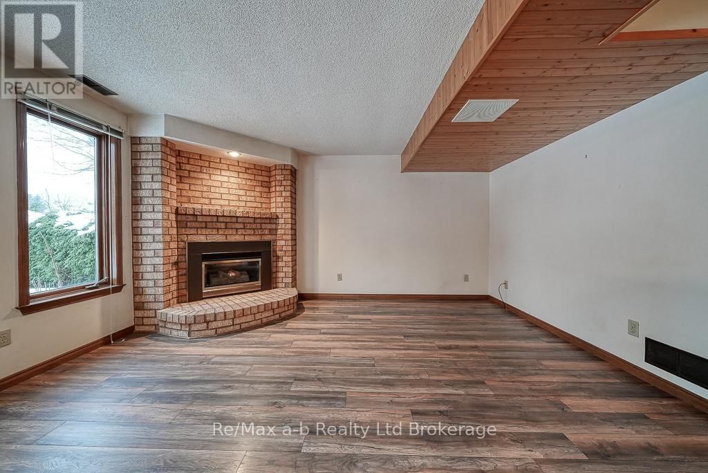 273 WHITING STREET Image 36