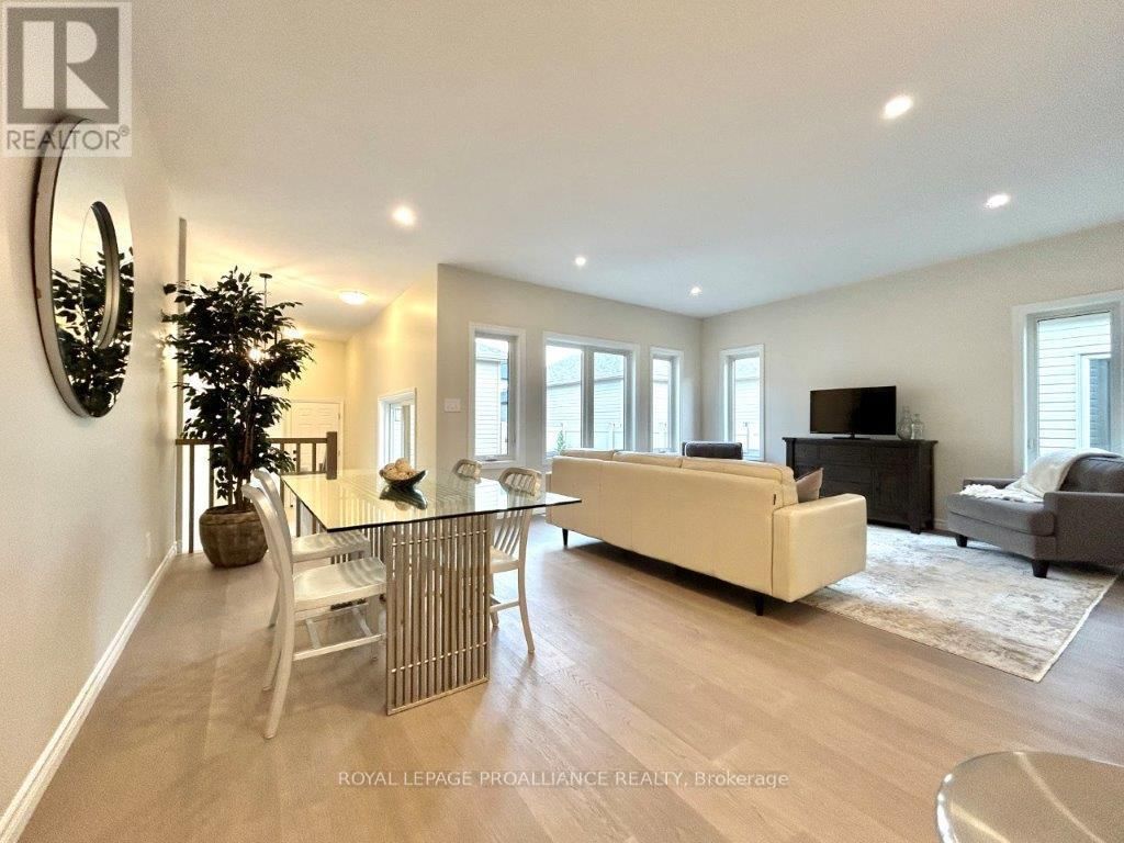 43 ATHABASKA DRIVE Image 15