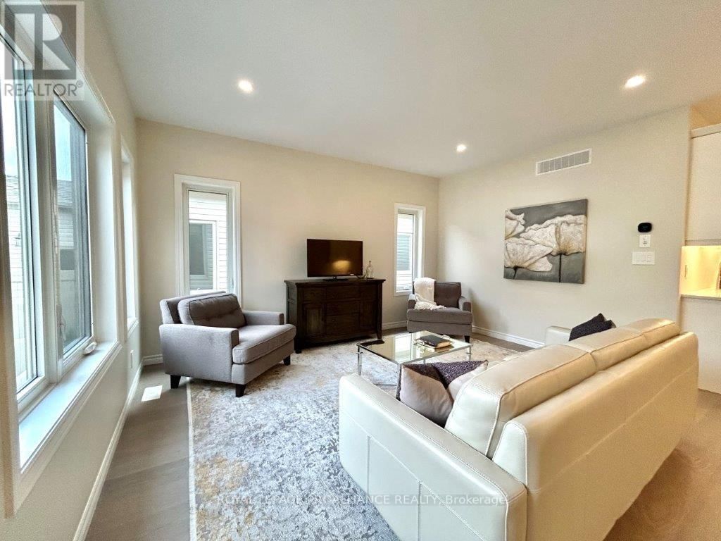 43 ATHABASKA DRIVE Image 17
