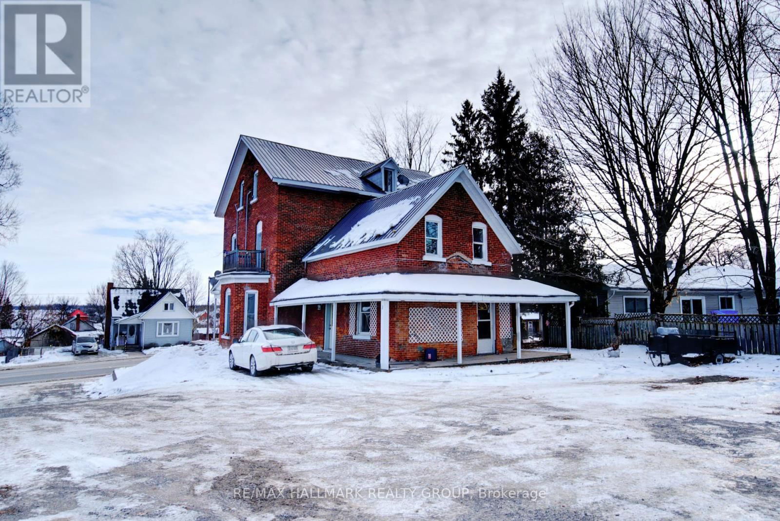 22 MAIN STREET Image 3