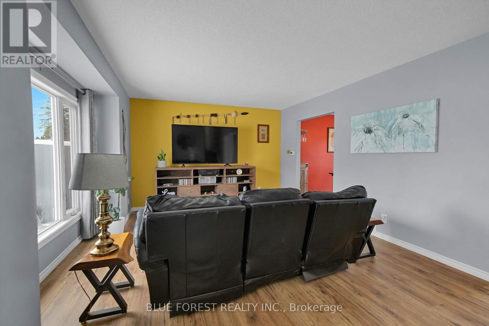 245 CHITTICK CRESCENT Image 11