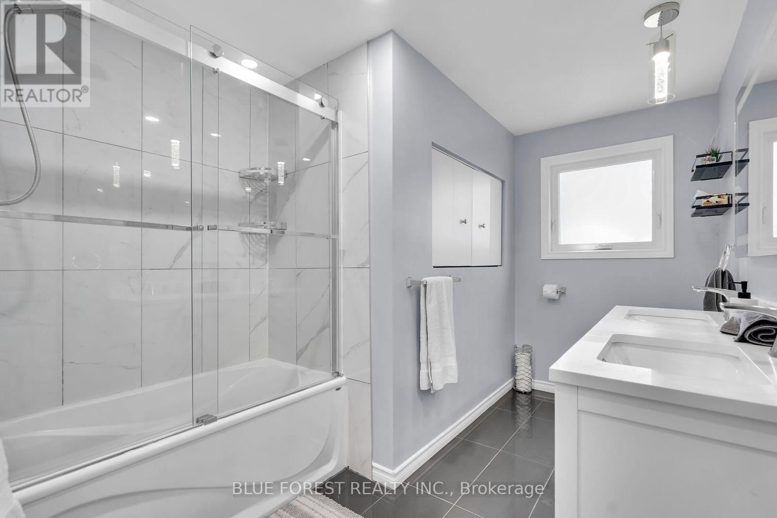 245 CHITTICK CRESCENT Image 21