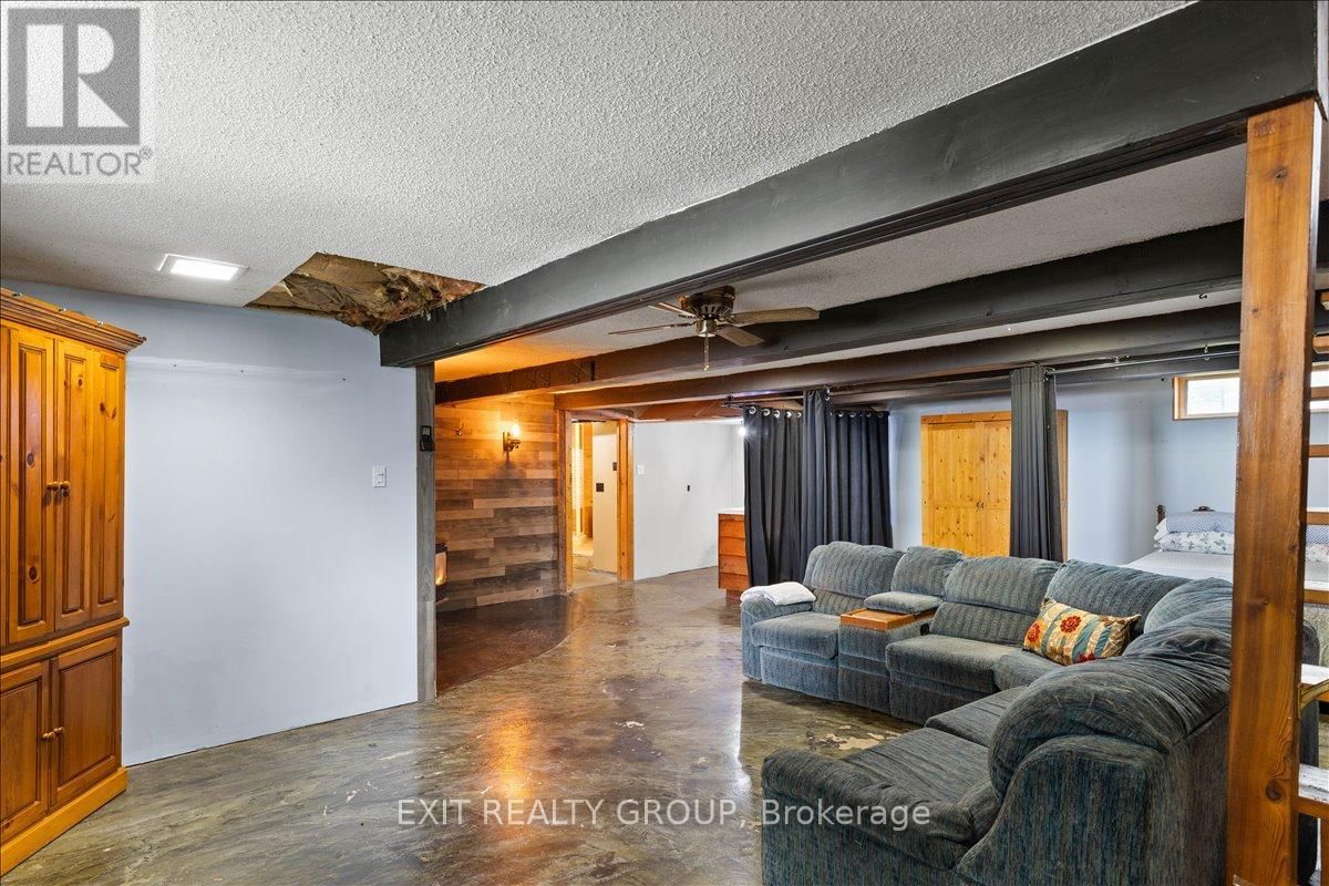 82 OUTLET ROAD Image 23