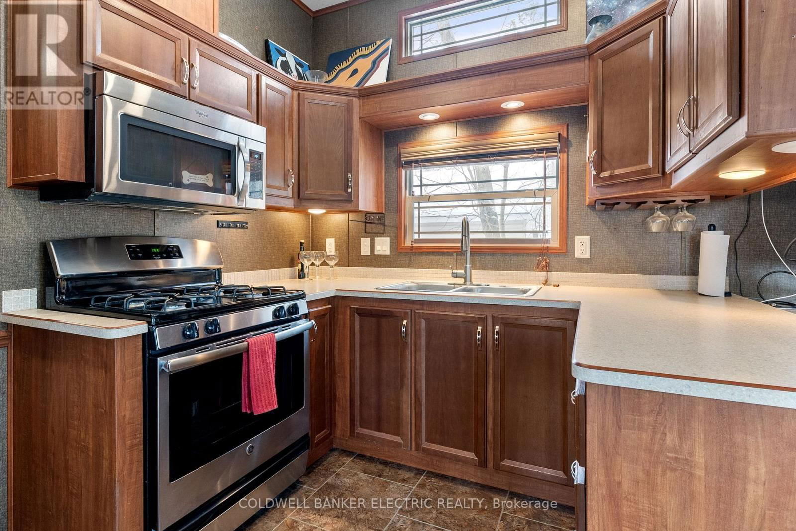 485B - 5139 HALSTEAD BEACH ROAD Image 6