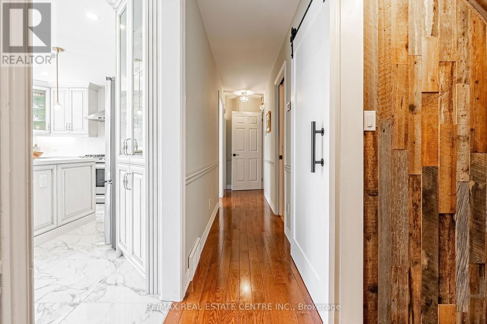 6 IRIS COURT Image 12