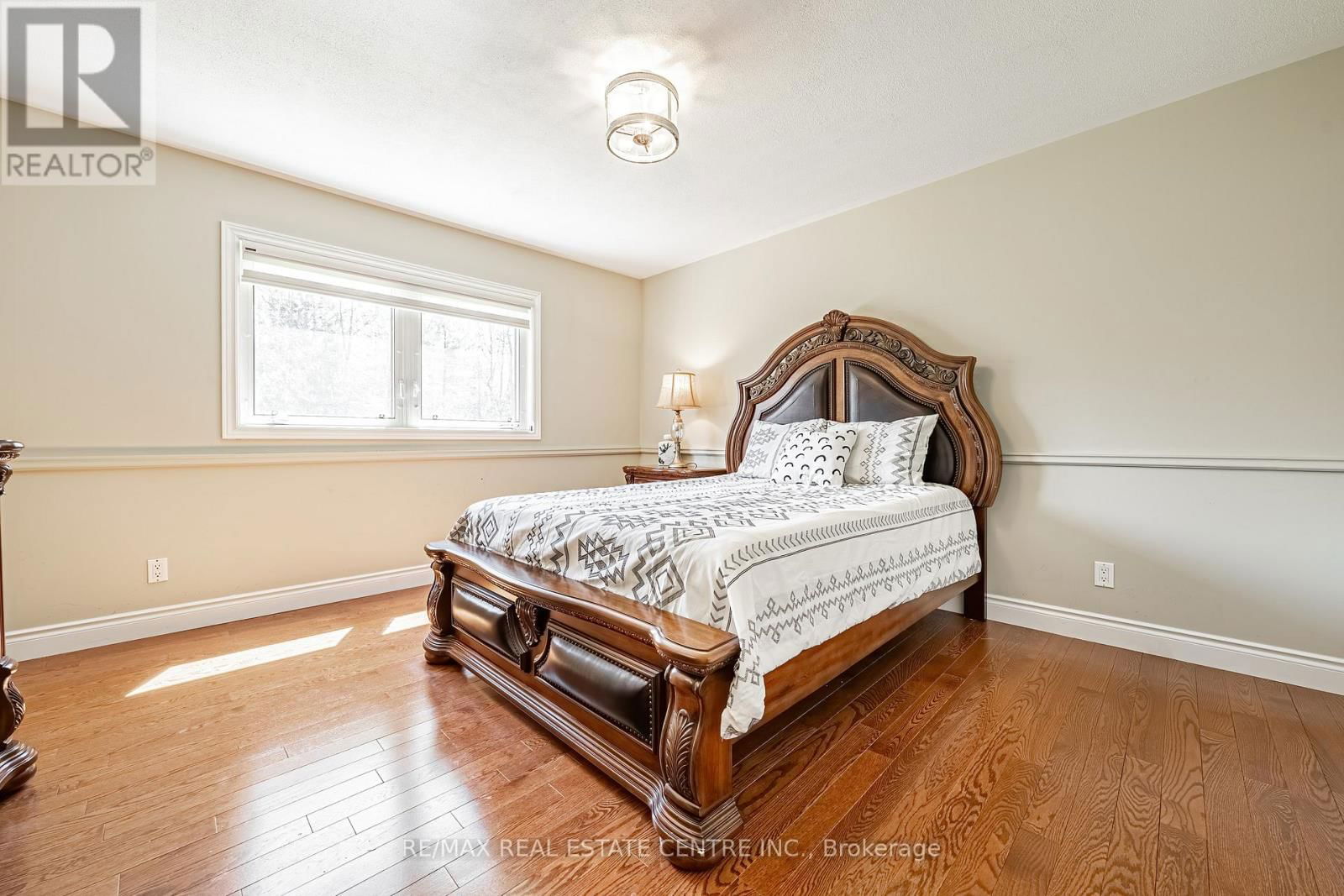 6 IRIS COURT Image 13