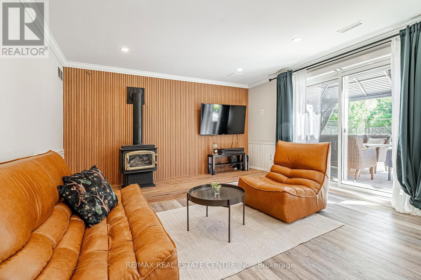 6 IRIS COURT Image 27