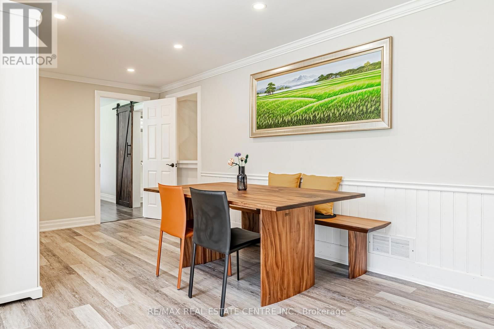 6 IRIS COURT Image 28