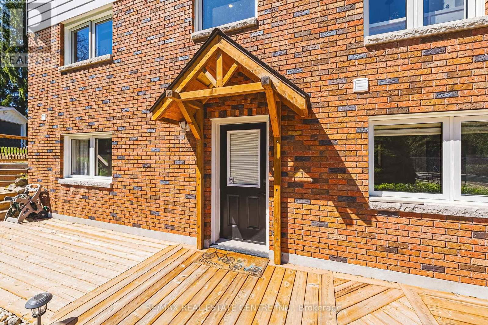 6 IRIS COURT Image 34