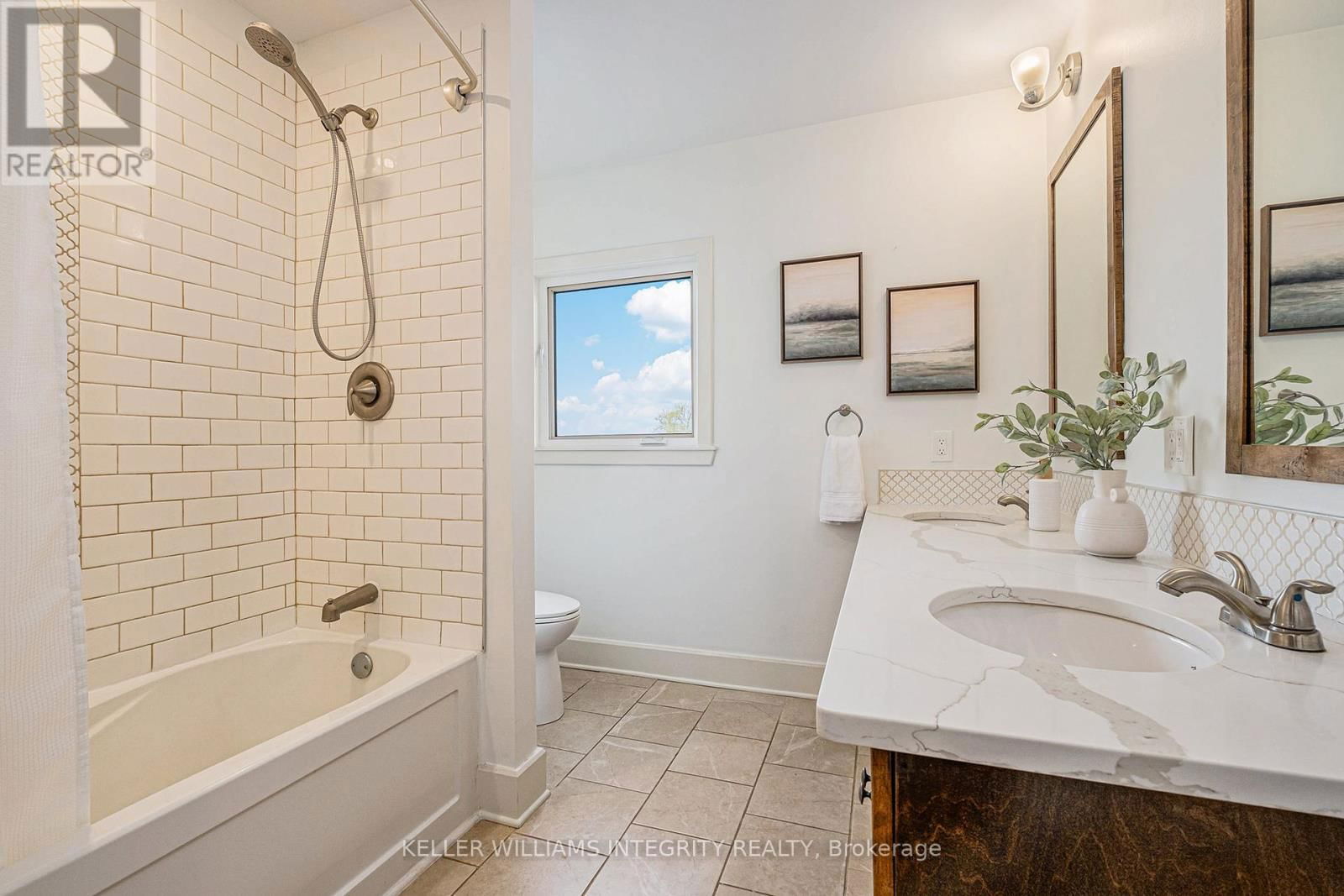6548 CARP ROAD Image 13
