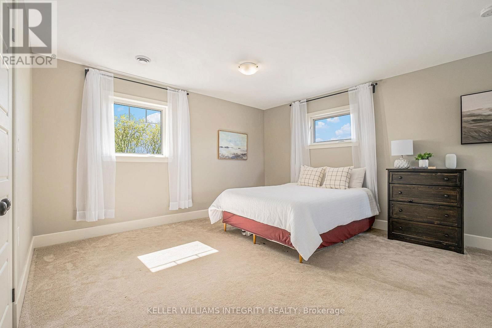 6548 CARP ROAD Image 25