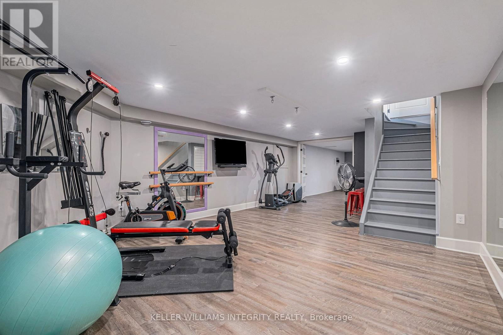 6548 CARP ROAD Image 32