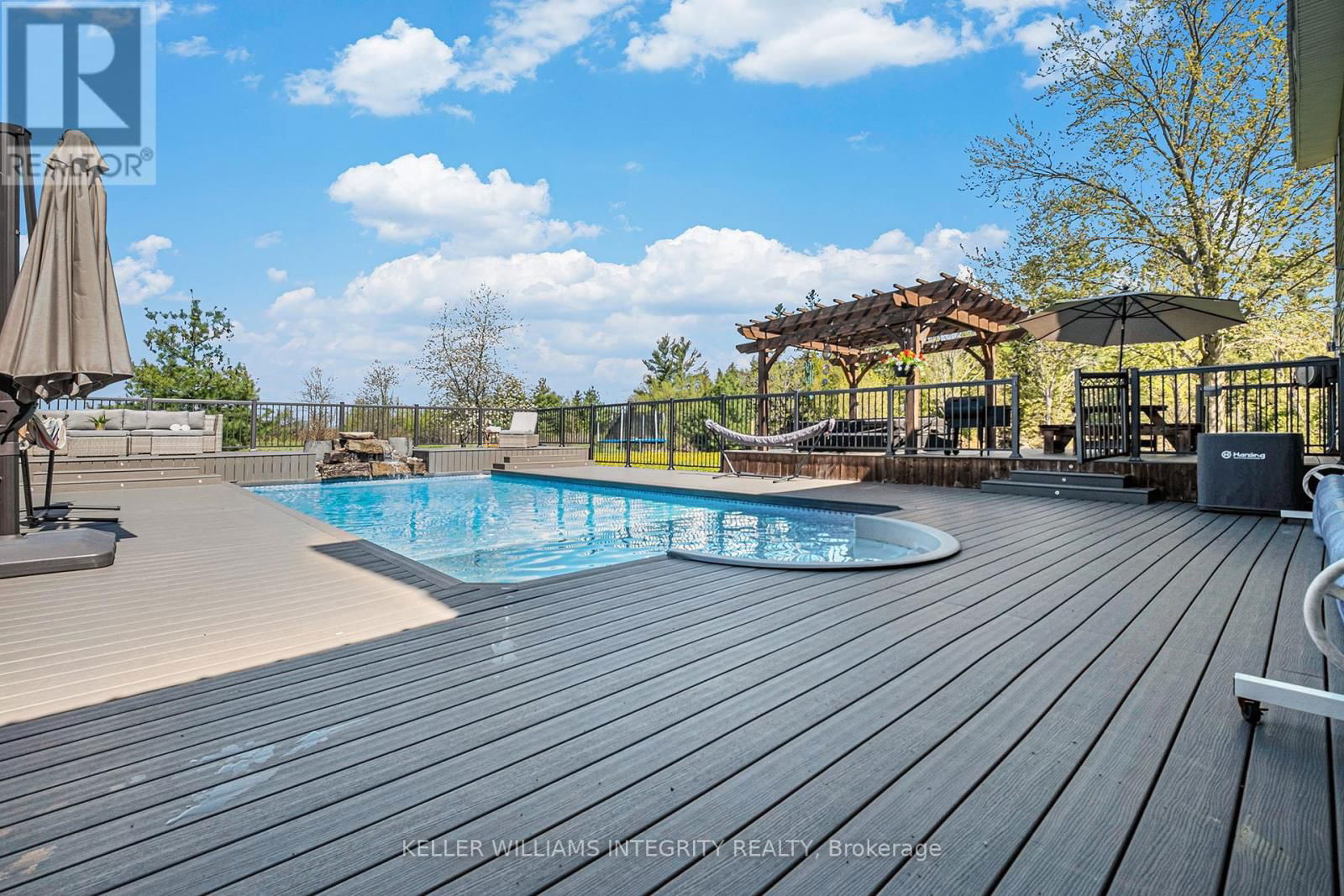 6548 CARP ROAD Image 34