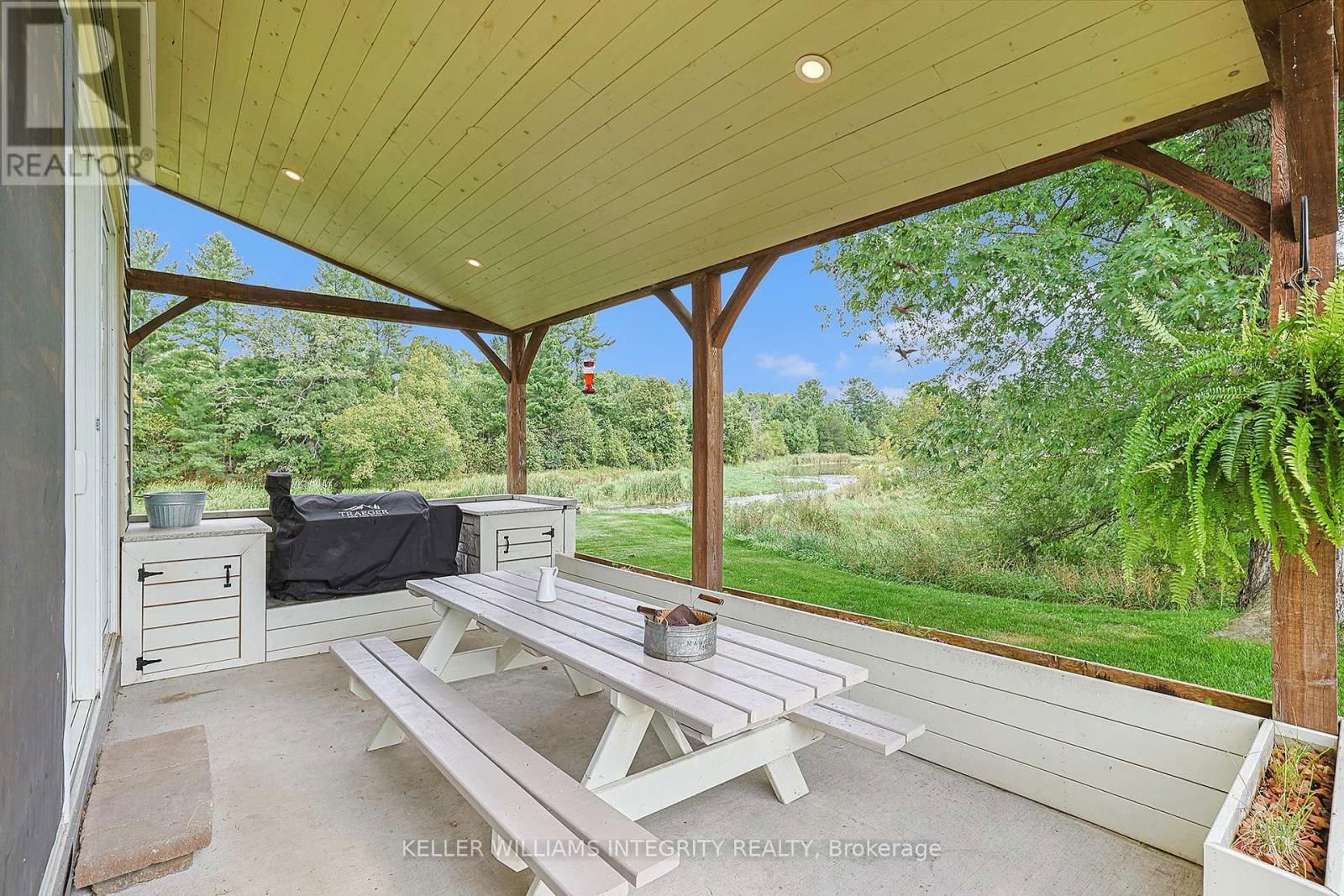 6548 CARP ROAD Image 35