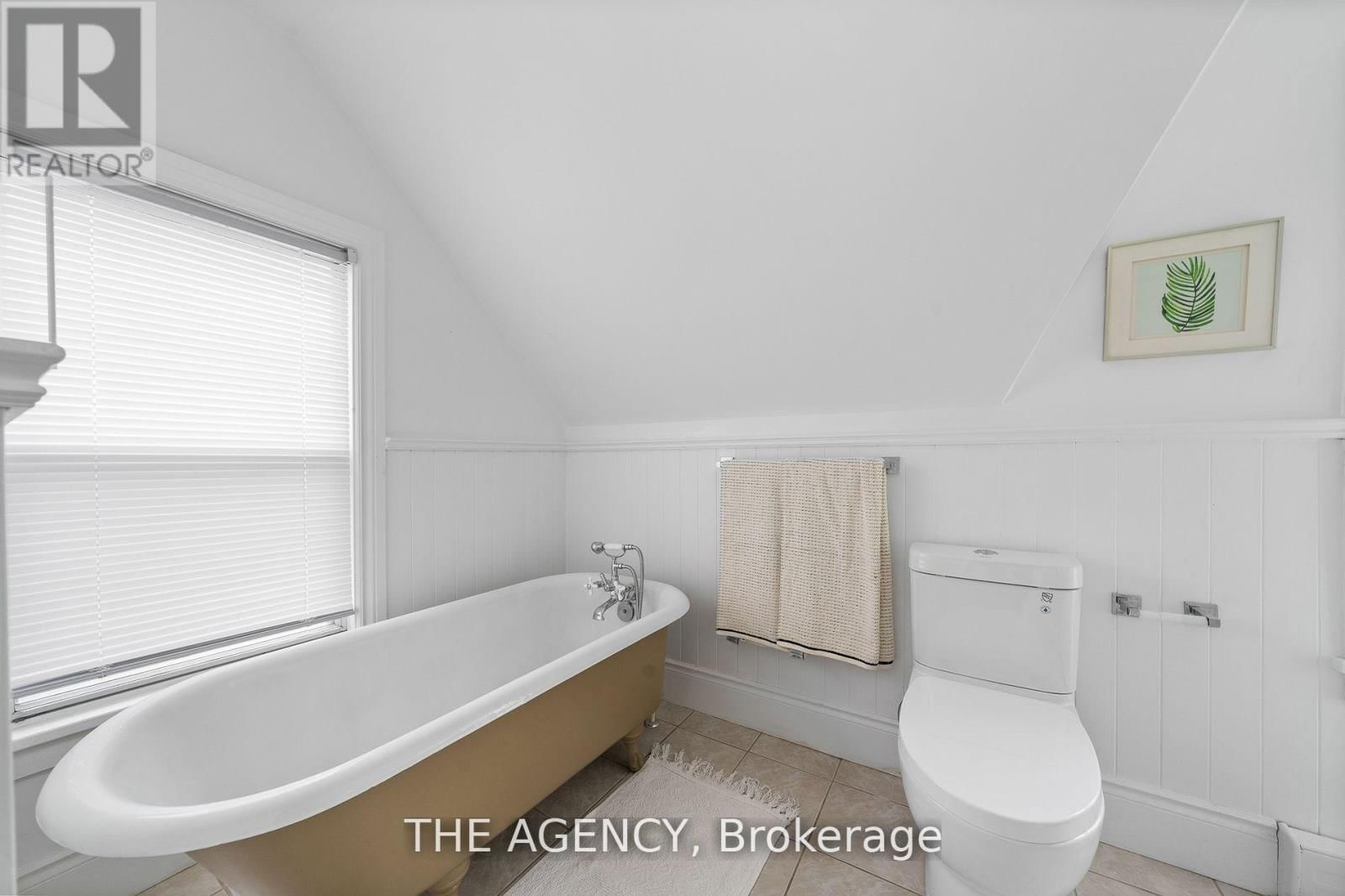 16 ELKS STREET Image 11