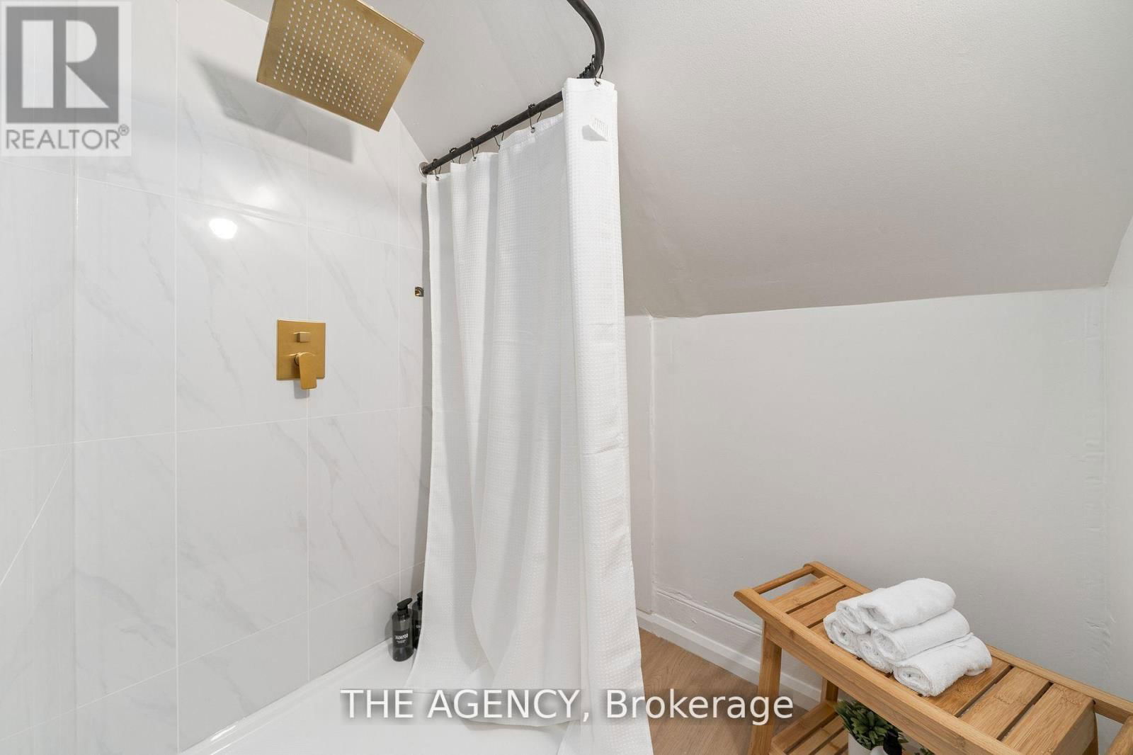 16 ELKS STREET Image 12